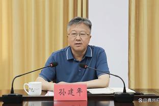 哈维：会建议俱乐部续约罗贝托，他是每个人的榜样