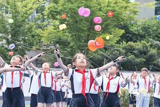 今日送出7助攻！福克斯国王生涯共2583助 超越毕比成队史助攻王